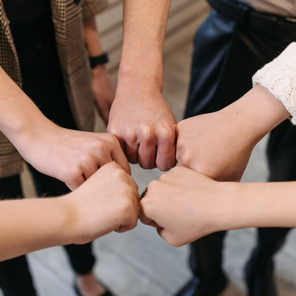 Wie behoort tot de MR 
